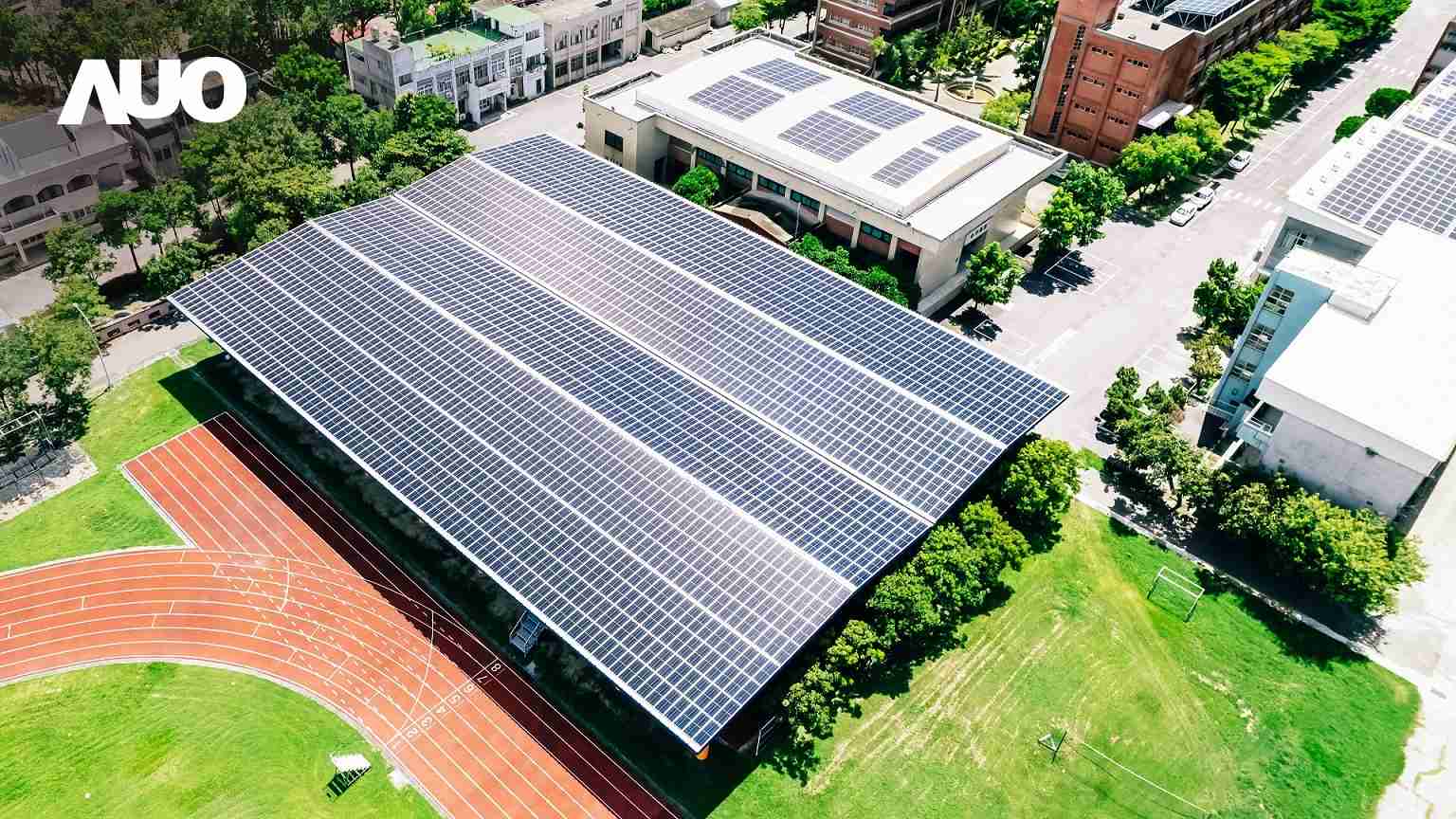 william威廉中文官网SunSteel光电整合型浪板具备快速安装、、轻量化优势，，，，可提升15%发电效能，，，通过国际IEC与台湾VPC认证安全、、、、防漏、、耐候标准